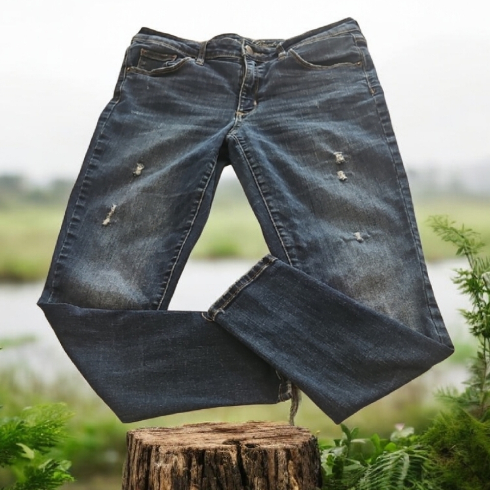 Universal Thread Jeans With Distressed Look Blue 8/29R Mid Rise Skinny